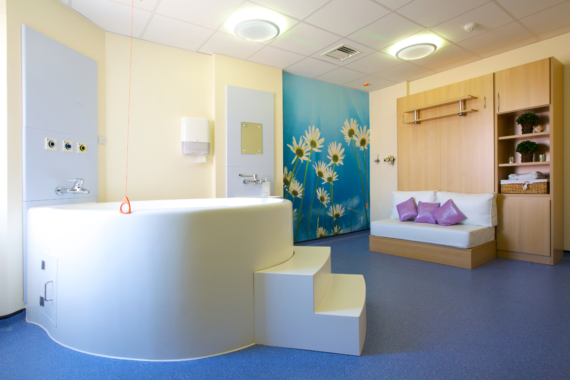 East Surrey Hospital Birthing Unit 2May13 Azra Magazin