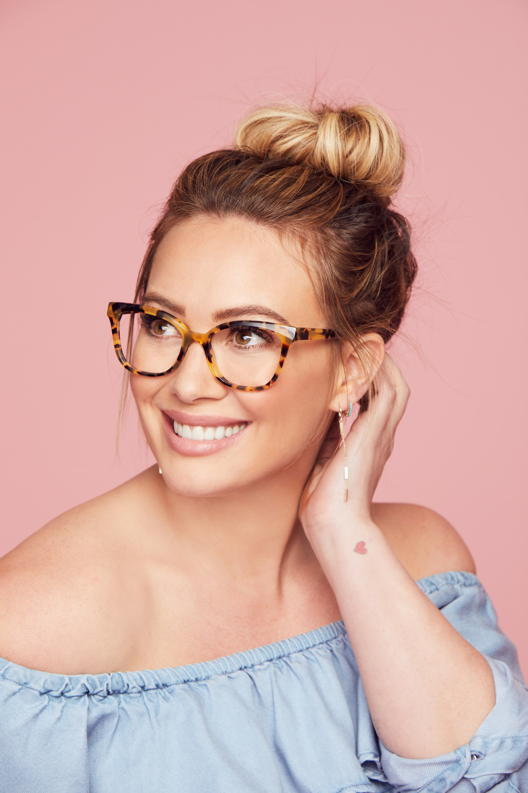 musexhilaryduff_zora_glassesusa-com