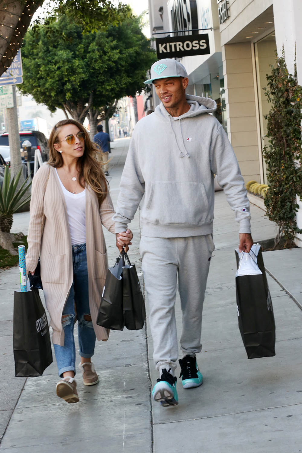 Jeremy Meeks and Chloe Green shopping at Kitross - Azra Magazin
