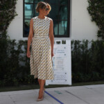PALM BEACH, FLORIDA - NOVEMBER 03: Wendy Sartory, the Palm Beach County supervisor of elections, waves to First Lady Melania Trump after she cast her vote at the Morton and Barbara Mandel Recreation Center polling place on November 03, 2020 in Palm Beach, Florida. After a record-breaking early voting turnout, Americans head to the polls on the last day to cast their vote for incumbent U.S. President Donald Trump or Democratic nominee Joe Biden in the 2020 presidential election. Joe Raedle/Getty Images/AFP
